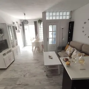 https://apartamento-nuevo-a-50-m-de-la-playa.1costadelsol.com